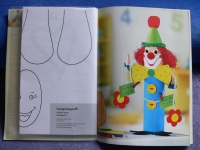 Fröhlich-bunte Holzfiguren / Ingrid Wurst (OZcreativ 2009)