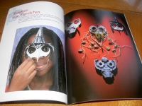 Masken aus Eierschachteln (Mondo - 2008)