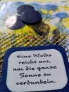 'Eine Wolke reicht aus, um die ganze Sonne zu verdunkeln'  - Karte (blau-gelb)